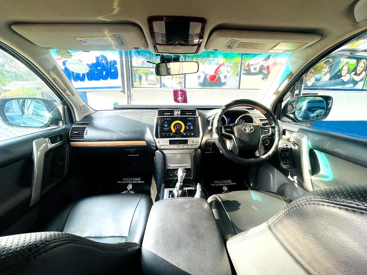 LAND CRUISER PRADO - photo 4 of 5