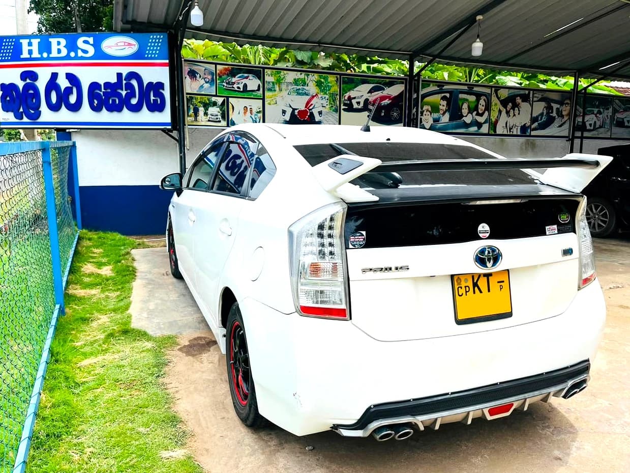 TOYOTA PRIUS - slide 2
