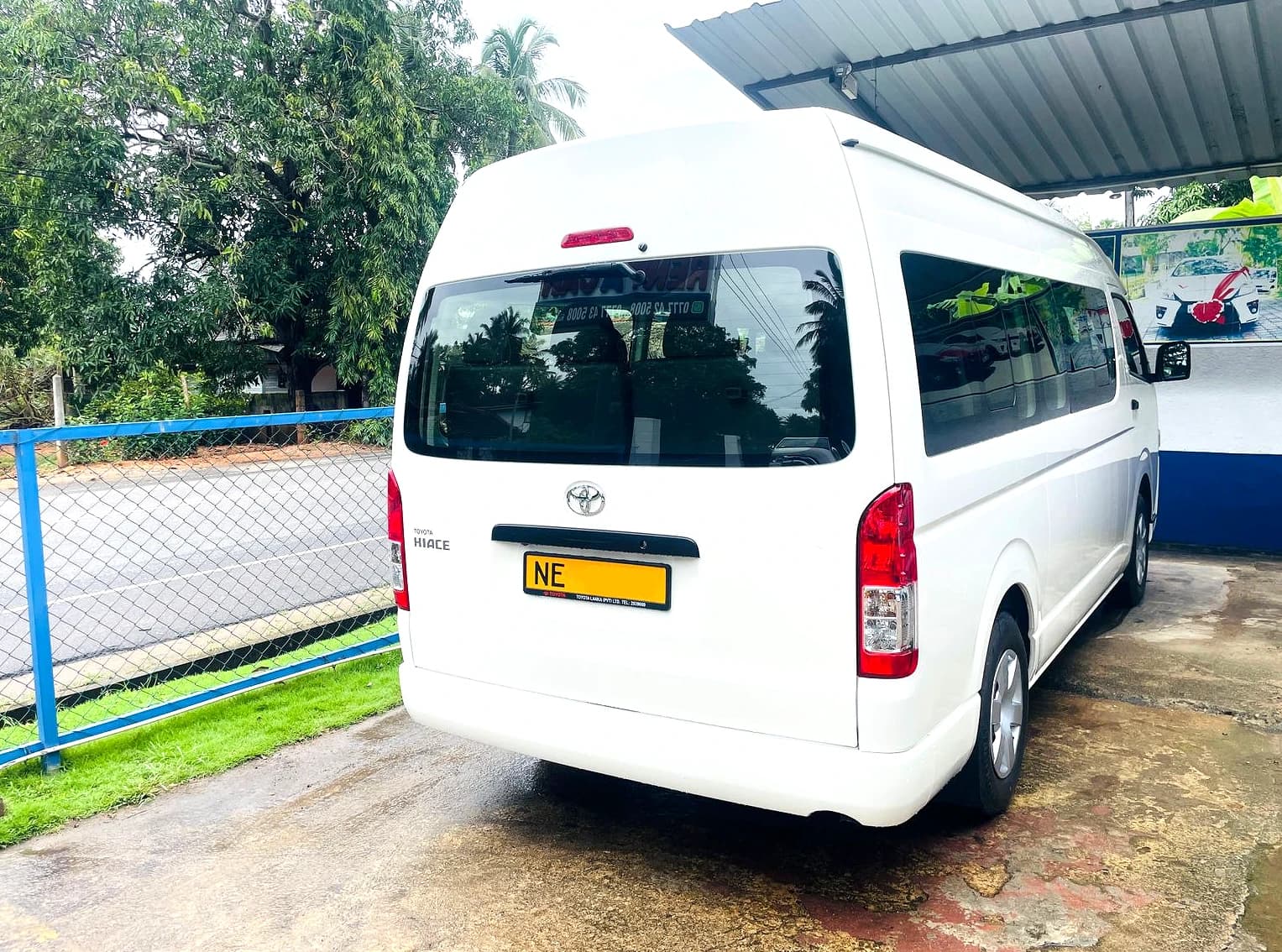 TOYOTA HIACE KDH HIGHROOF 2025 - photo 3 of 6
