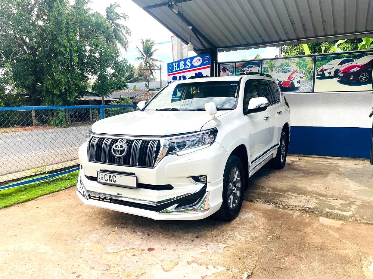 Toyota Land Cruiser Prado - photo 1 of 7