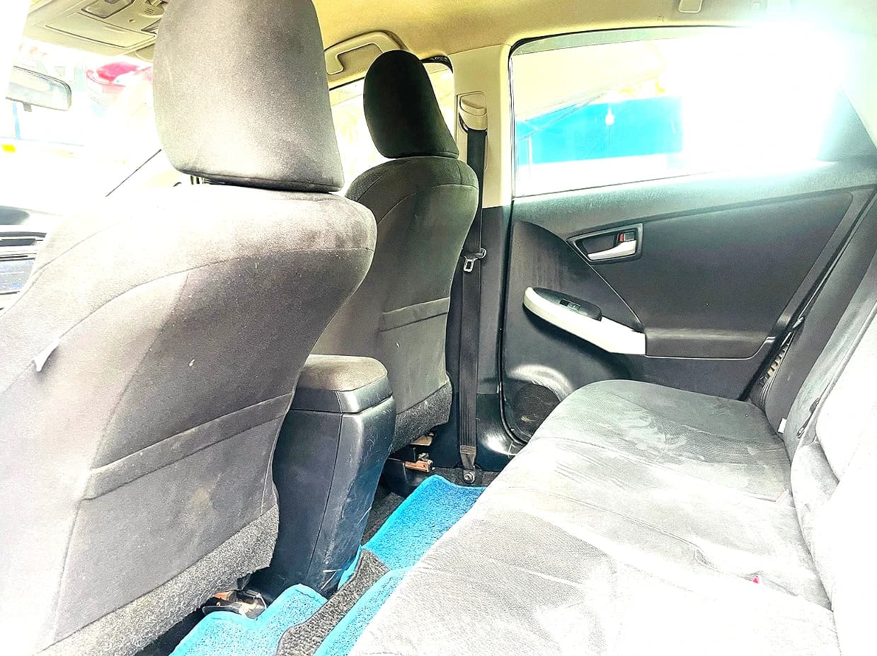 TOYOTA PRIUS - photo 5 of 5