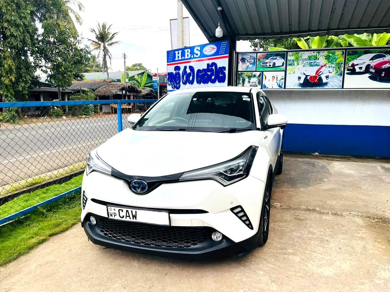 TOYOTA CHR - photo 1 of 5