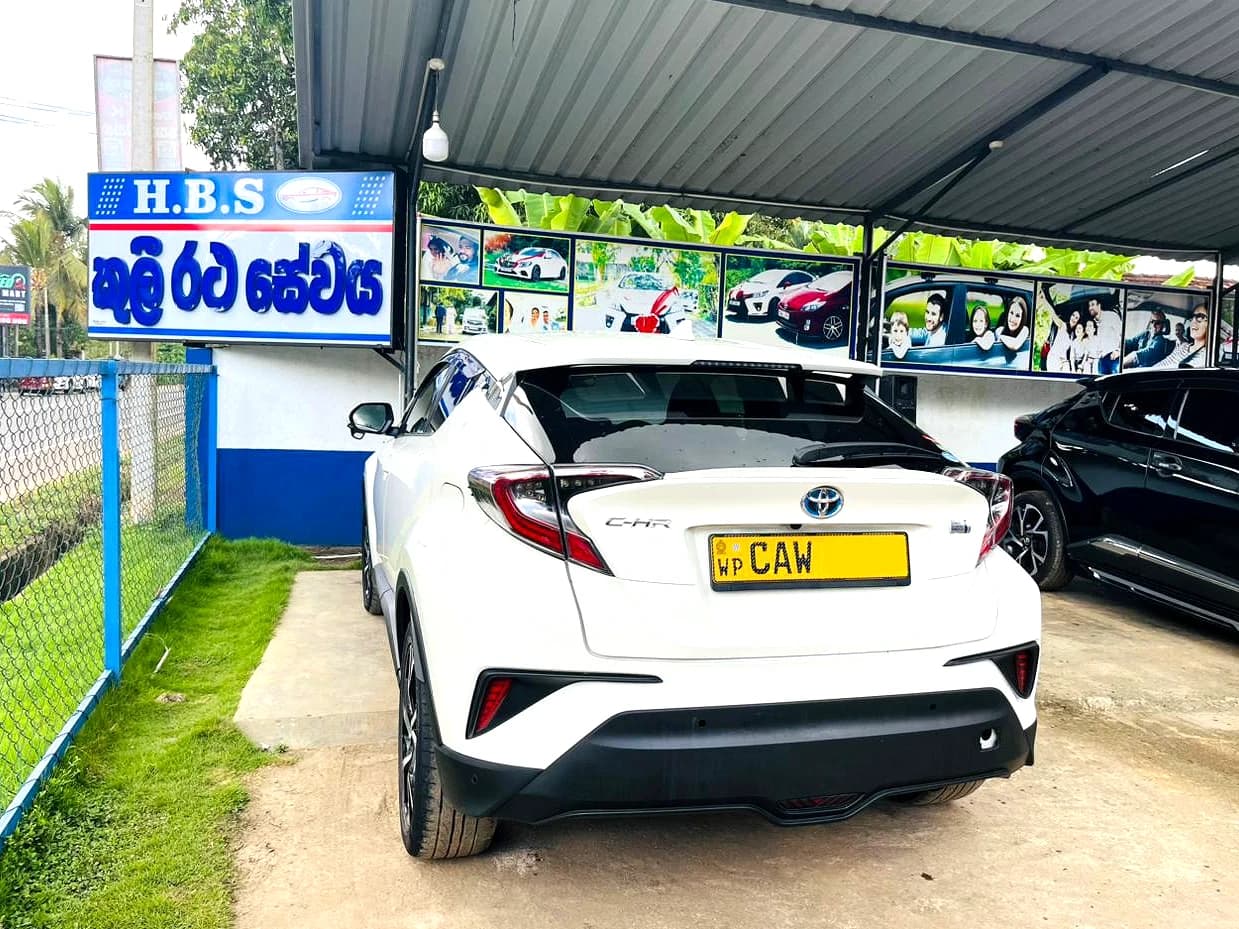 TOYOTA CHR - photo 2 of 5