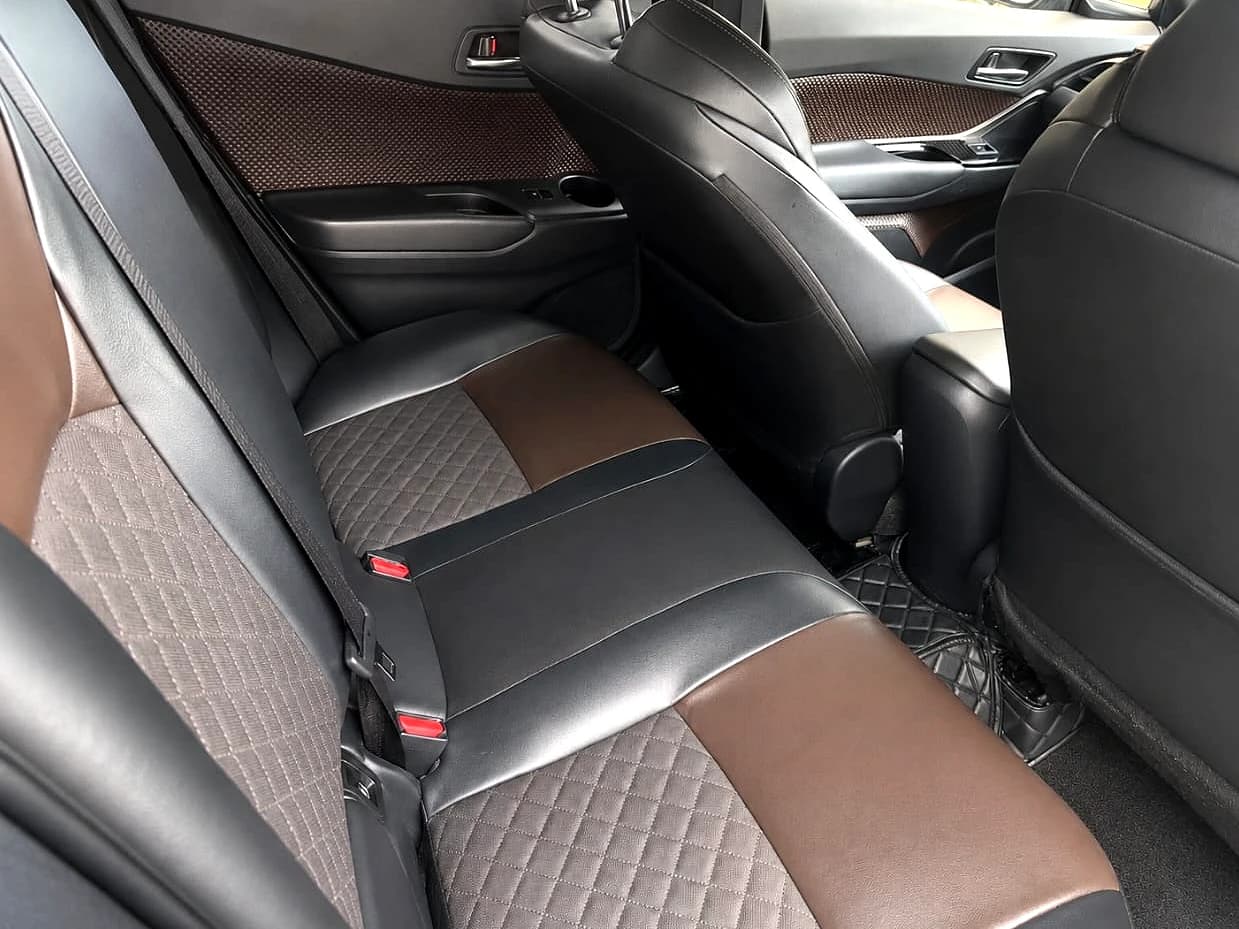 TOYOTA CHR - slide 5