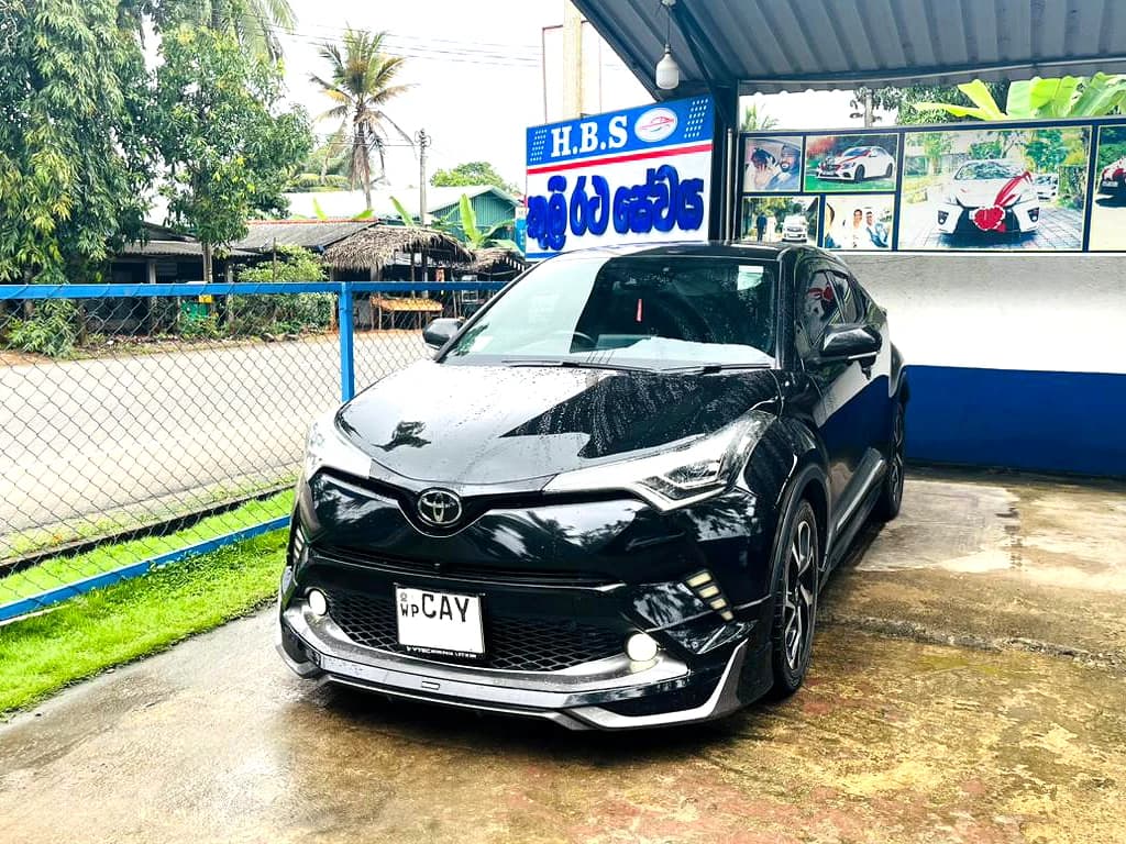 TOYOTA CHR - photo 1 of 6