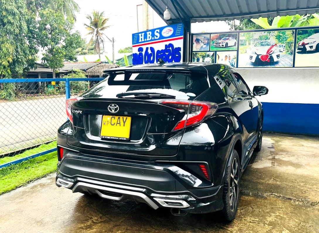 TOYOTA CHR - photo 3 of 6