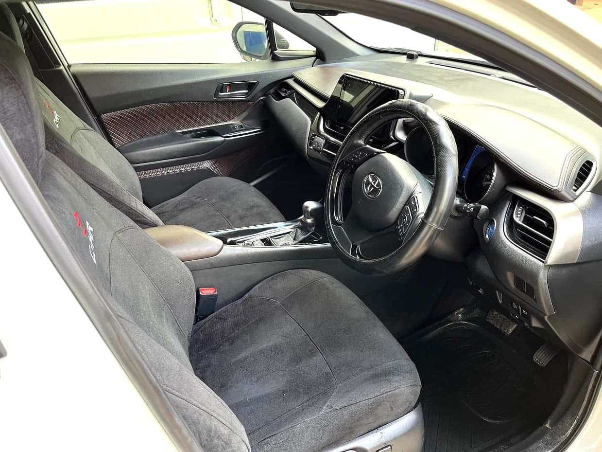 TOYOTA CHR - photo 4 of 5