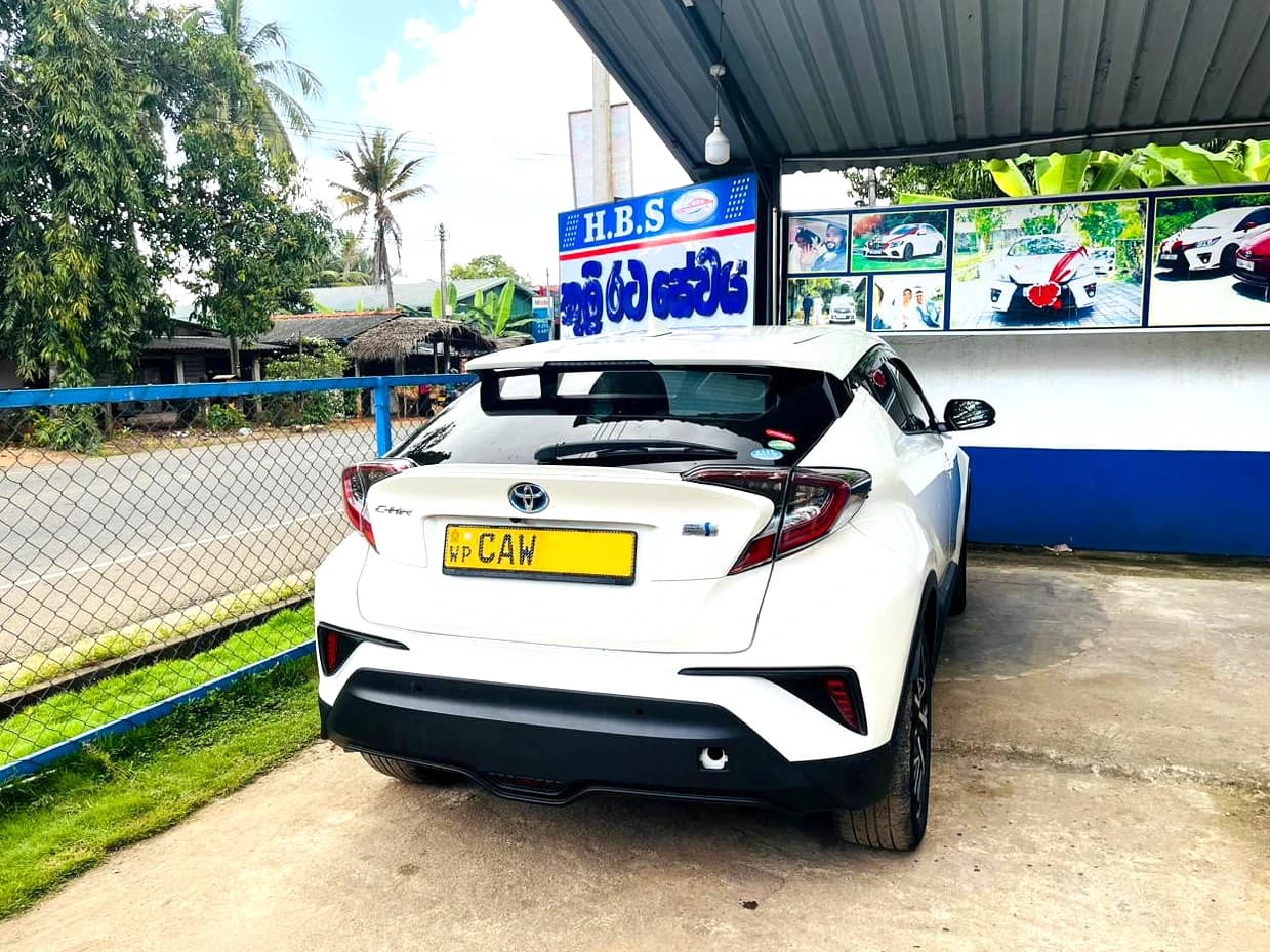 TOYOTA CHR - photo 3 of 5