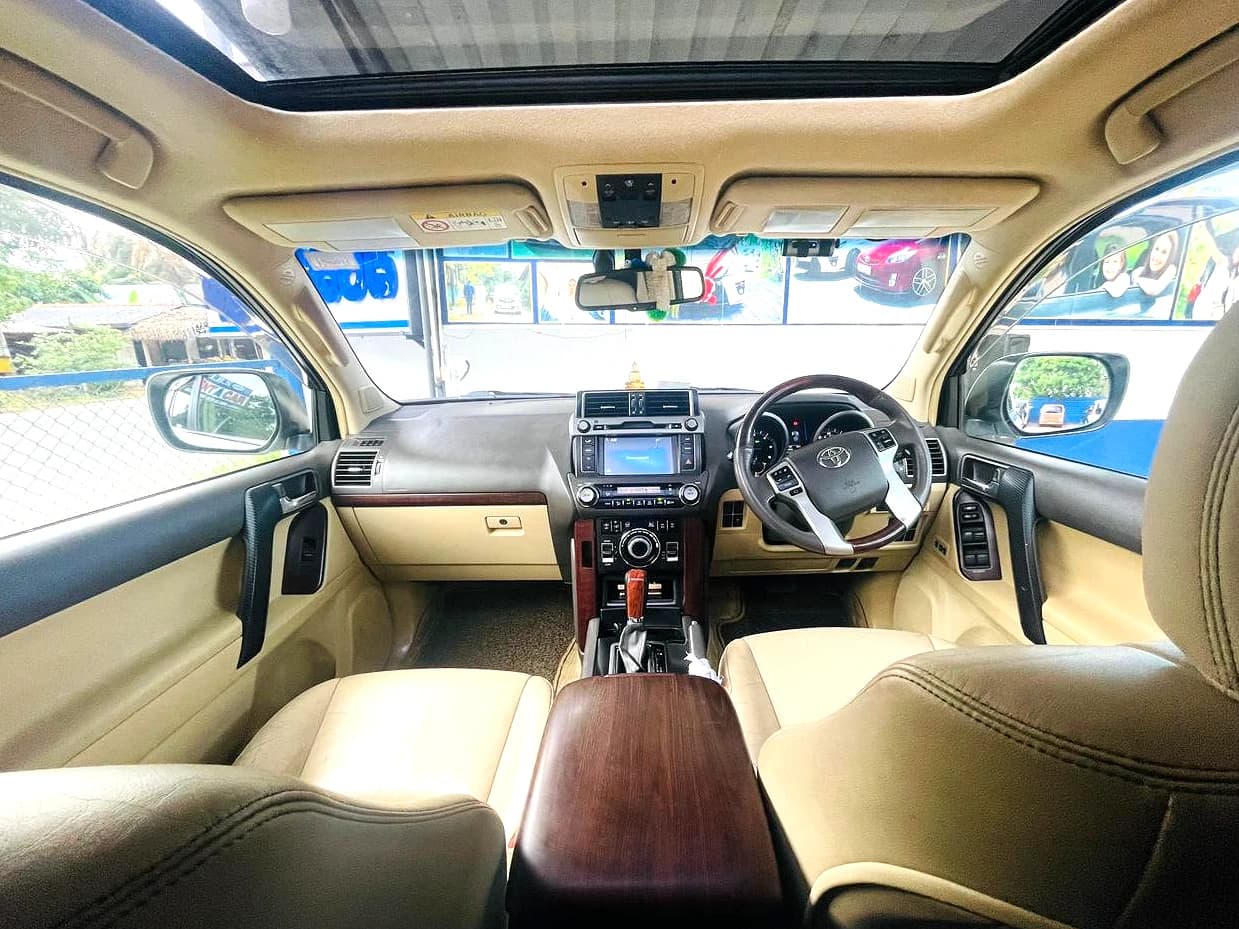 Toyota Land Cruiser Prado - photo 4 of 7