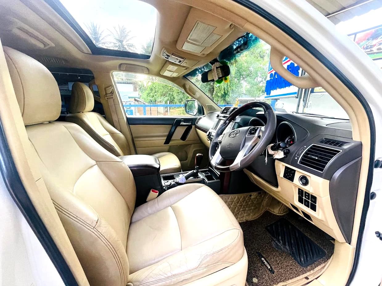 Toyota Land Cruiser Prado - photo 7 of 7