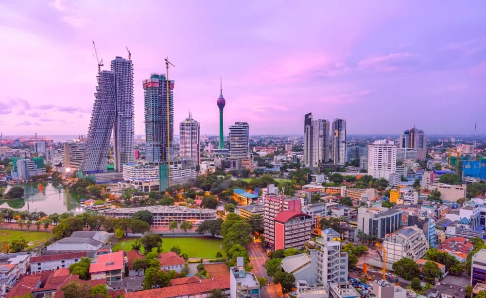 Rent a car in Colombo