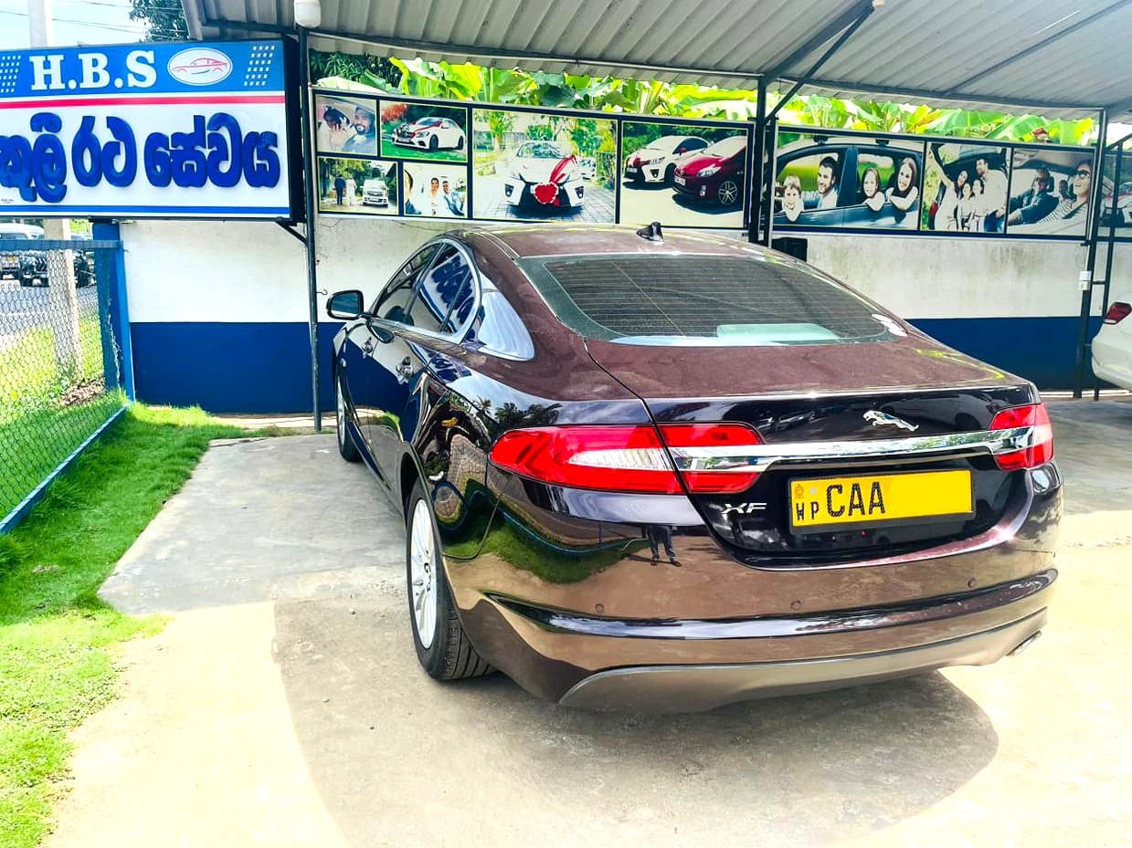 JAGUAR XF - photo 2 of 5