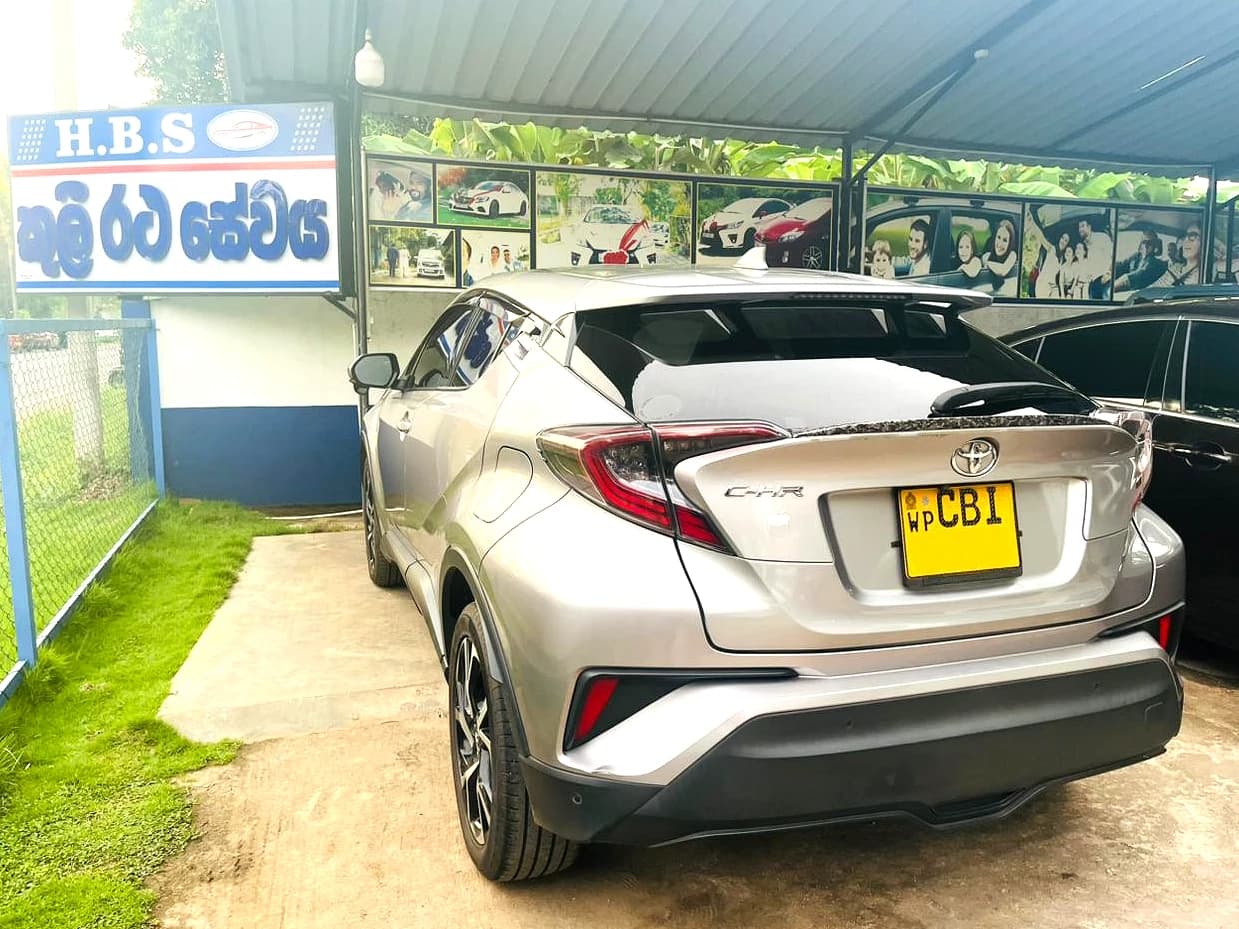 TOYOTA CHR - photo 2 of 5