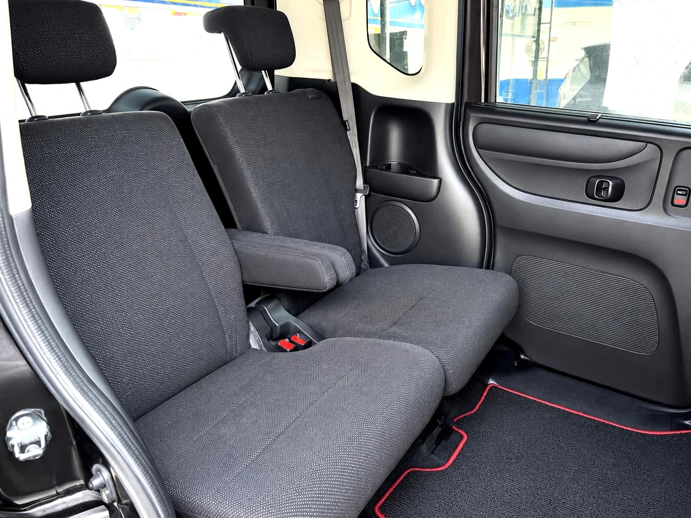HONDA N BOX - slide 5