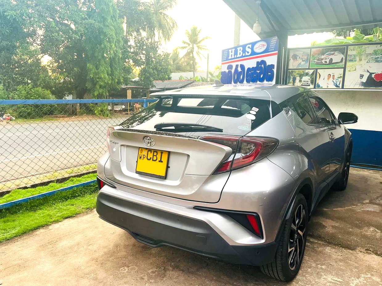 TOYOTA CHR - photo 3 of 5