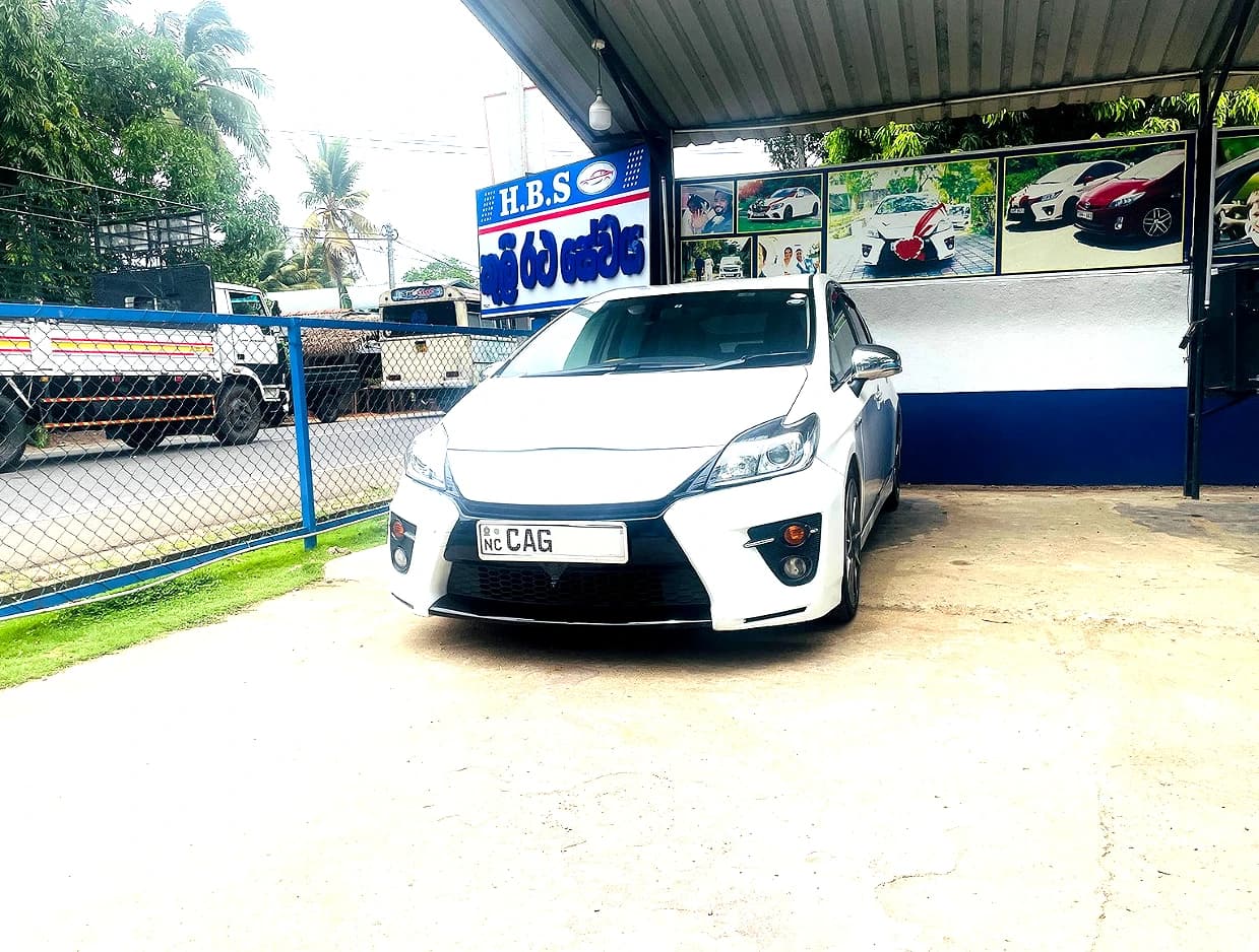 TOYOTA PRIUS G SPORT - photo 1 of 5