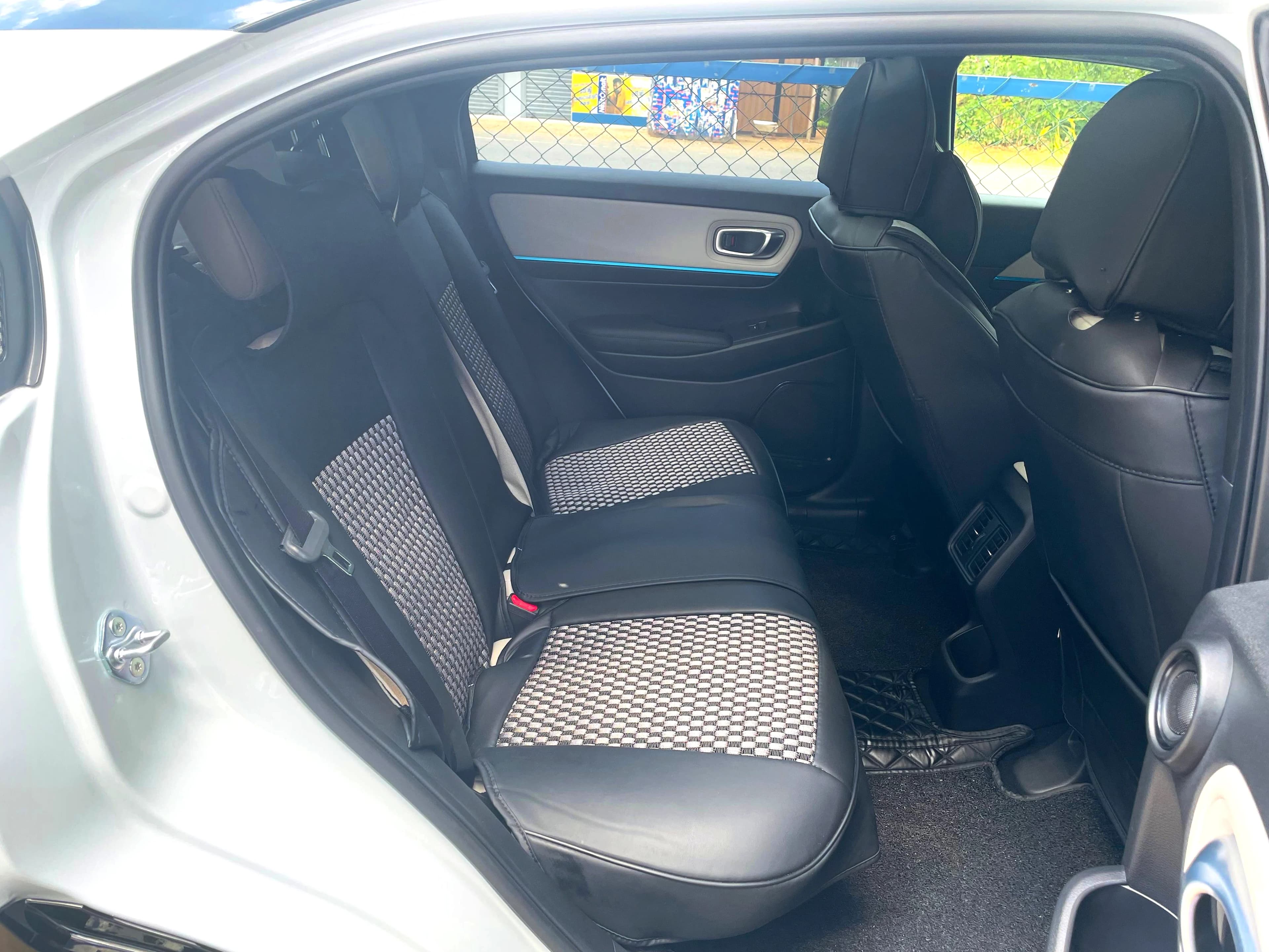 HONDA VEZEL - slide 5