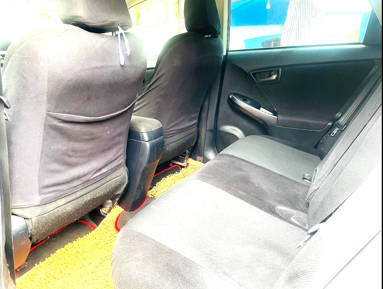 TOYOTA PRIUS G SPORT - photo 5 of 5