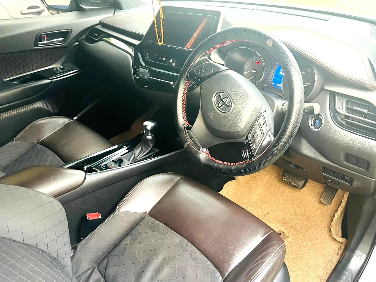 TOYOTA CHR - photo 4 of 5