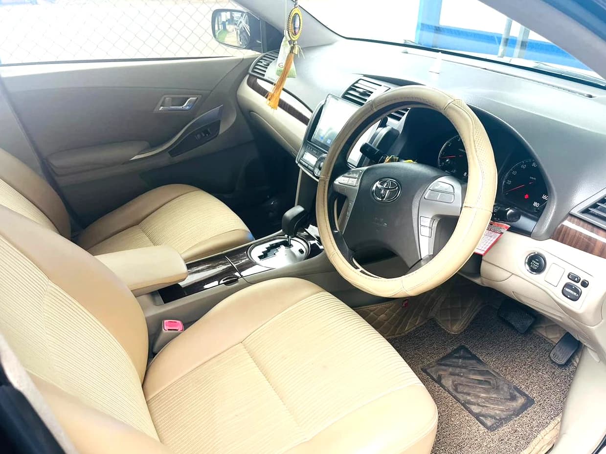TOYOTA ALLION - photo 4 of 5