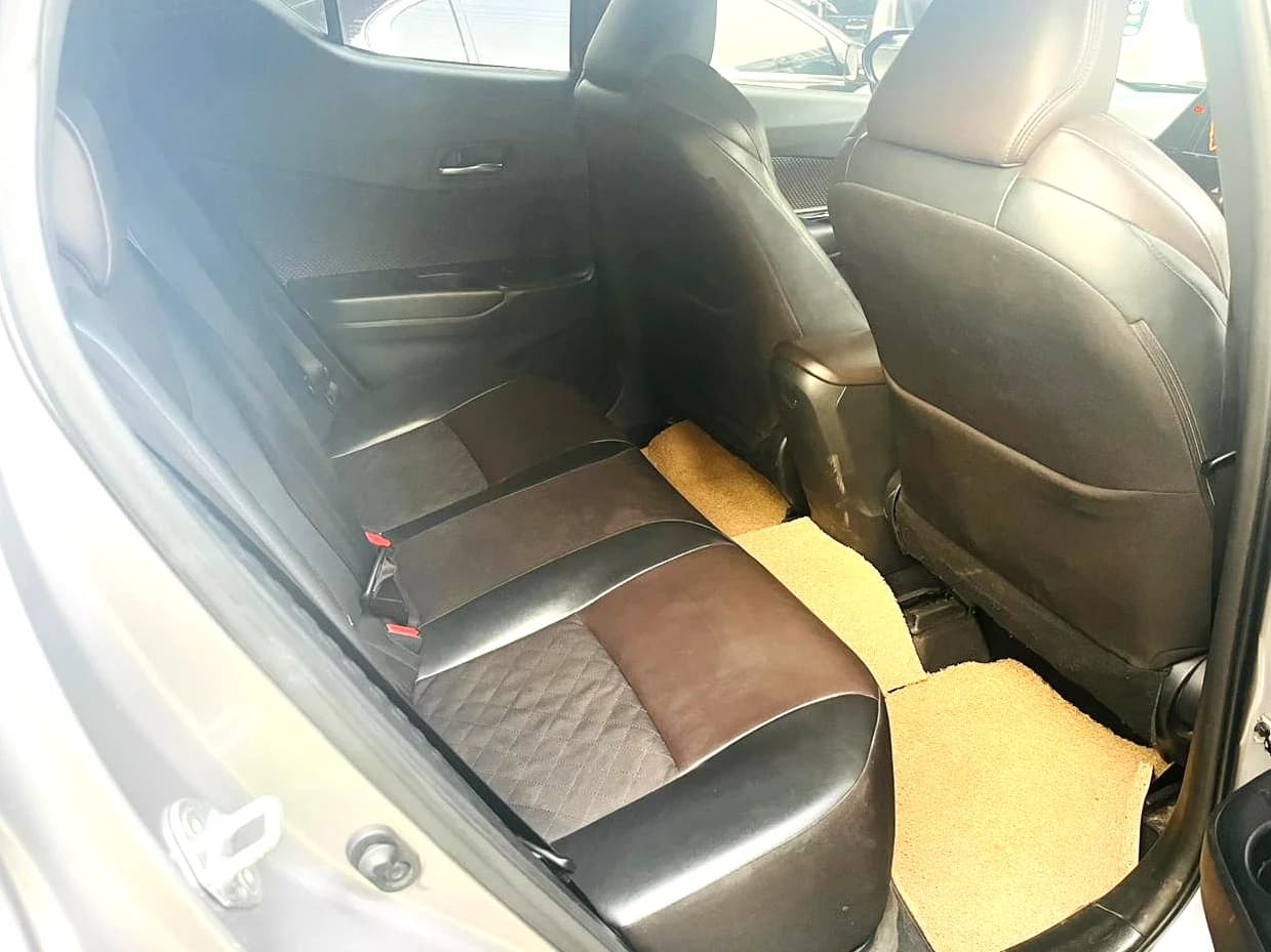 TOYOTA CHR - photo 5 of 5